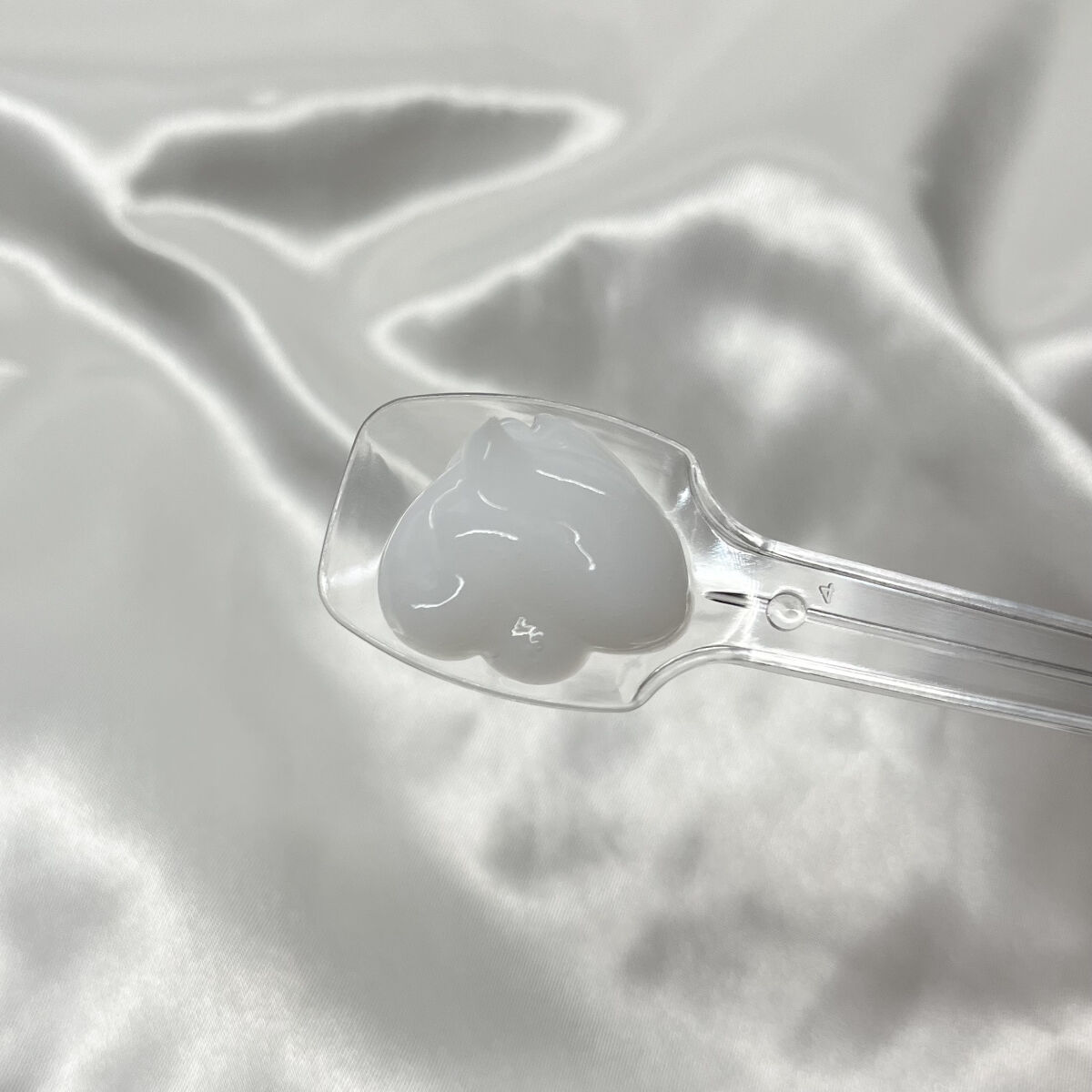 カームナイトリペアシャンプー／トリートメント/YOLU/市販シャンプーを使ったクチコミ（3枚目）