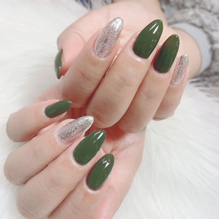 #春ネイル,#グリーンネイル,#シンプルネイルのネイルデザイン