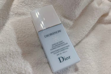 　【Dior】スノー メイクアップ ベース UV35 SPF35／PA+++


この下地使うだけでブルベになれると
噂の代物です😏！


テクスチャーはさらさらタイプで
とくに保湿力に特化しているとか