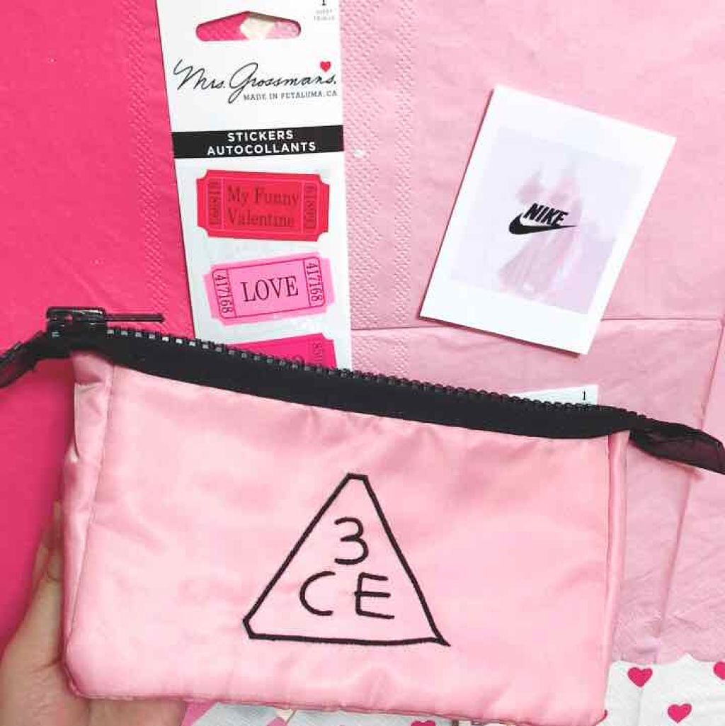 ✩幻空✩ on LIPS 「#みんなのポーチ事情かこさんの企画に便乗して🍓前にもポーチの中..」(1枚目)