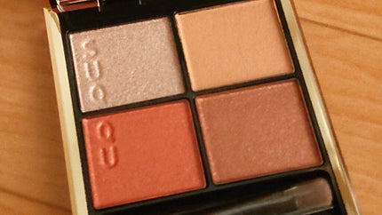 シグニチャー カラー アイズ/SUQQU/アイシャドウパレットを使ったクチコミ(2枚目)