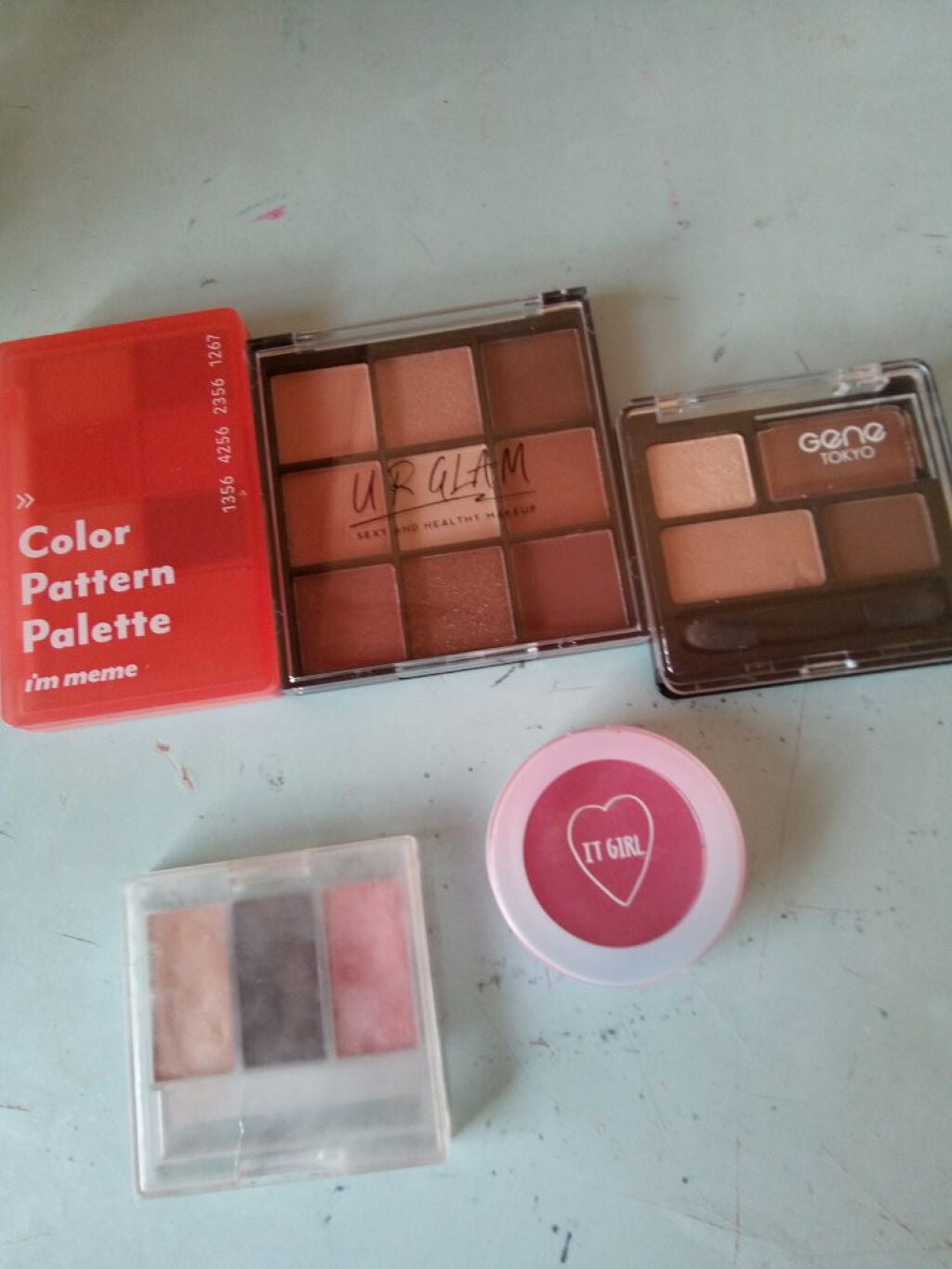 かえ on LIPS 「今日はメイク道具を投稿するよ~是非見てください今回はアイシャド..」(1枚目)