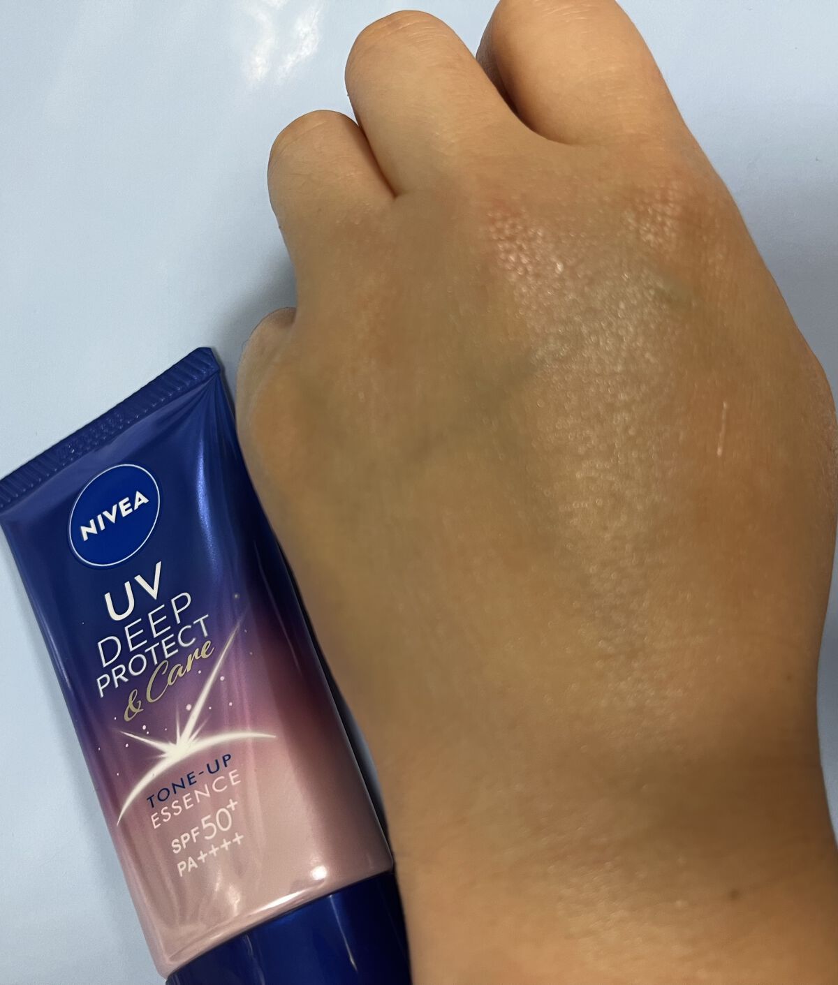 ニベアUV ディープ プロテクト＆ケア トーンアップ エッセンス/ニベア/日焼け止めローションを使ったクチコミ（3枚目）