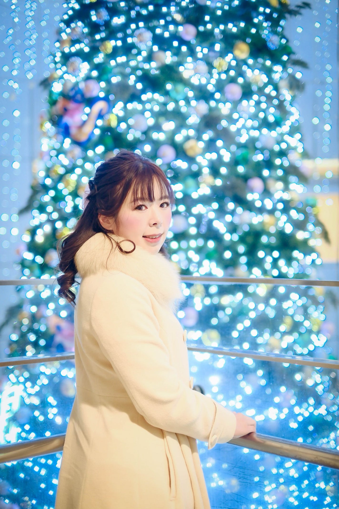 紫陽花 on LIPS 「三つ編みハーフアップ💖センターにはリボンをつけて🎀#マフラー盛..」(1枚目)