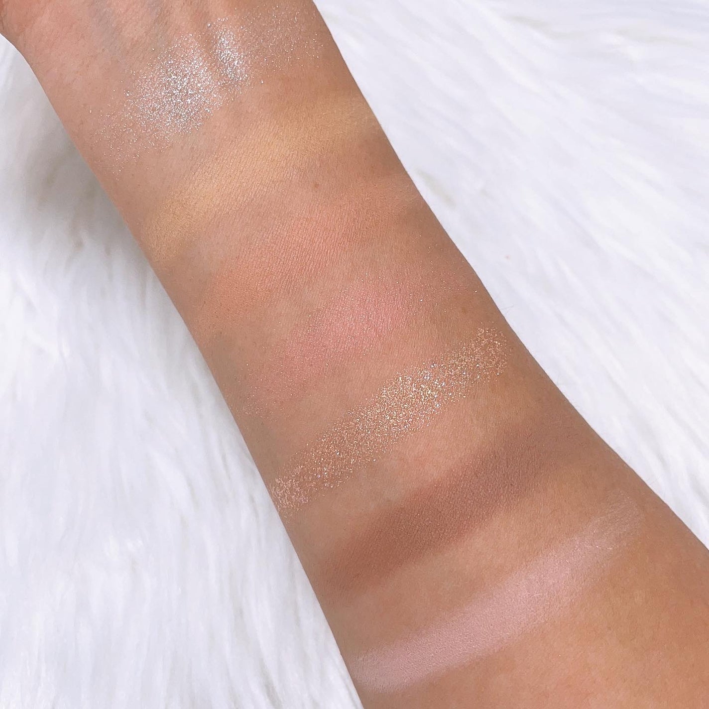 女神降臨 エディション グリッター リップティント アイシャドウセット/all my things/メイクアップキットを使ったクチコミ(3枚目)