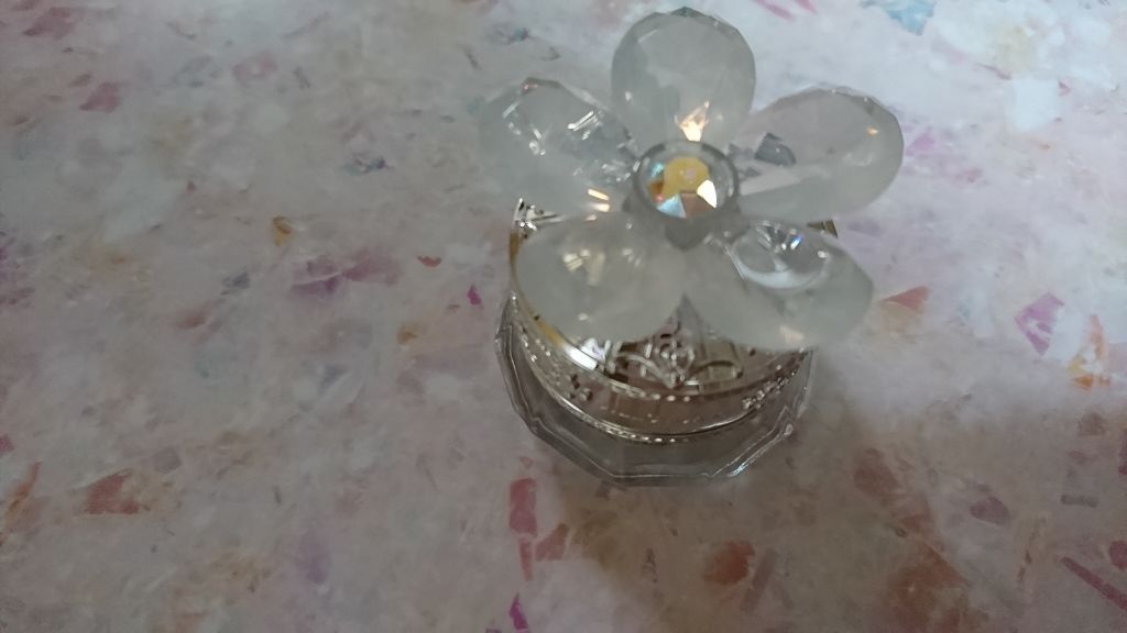 ジルスチュアート クリスタルブルーム ジェリービジュー 03 Snow/JILL STUART/ジェル・クリームアイシャドウを使ったクチコミ（3枚目）