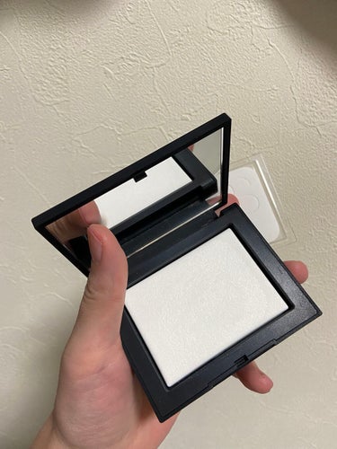 ライトリフレクティングセッティングパウダー　プレスト　N/NARS/プレストパウダーを使ったクチコミ（4枚目）