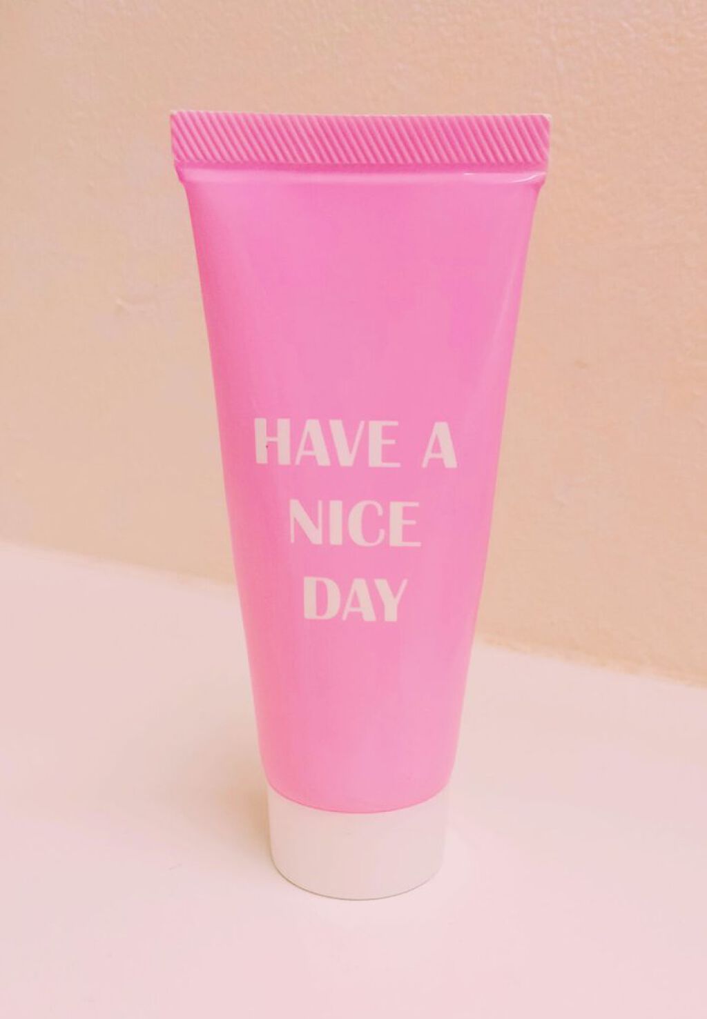 ガールズトレンド研究所 アロマハンドクリームD/DAISO/ハンドクリームを使ったクチコミ（2枚目）