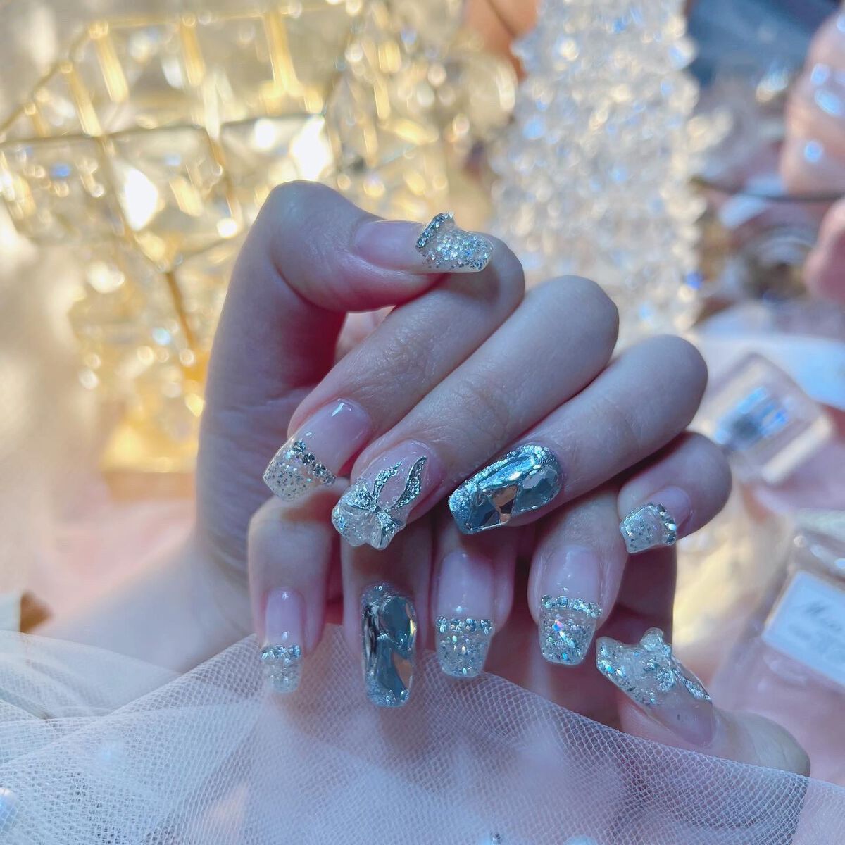 【シルバーラメネイルは冬にぴったり❄️🎄🎅💝】オーダーの仕方教えます🙋‍♀️🫶

🍑レポ🍑
チェーンを使ったネイルは、チェーンの色もかなり大切。

今回は銀のラメを多く使ったデザインなので、シルバーのチェーンがオススメ

ベー