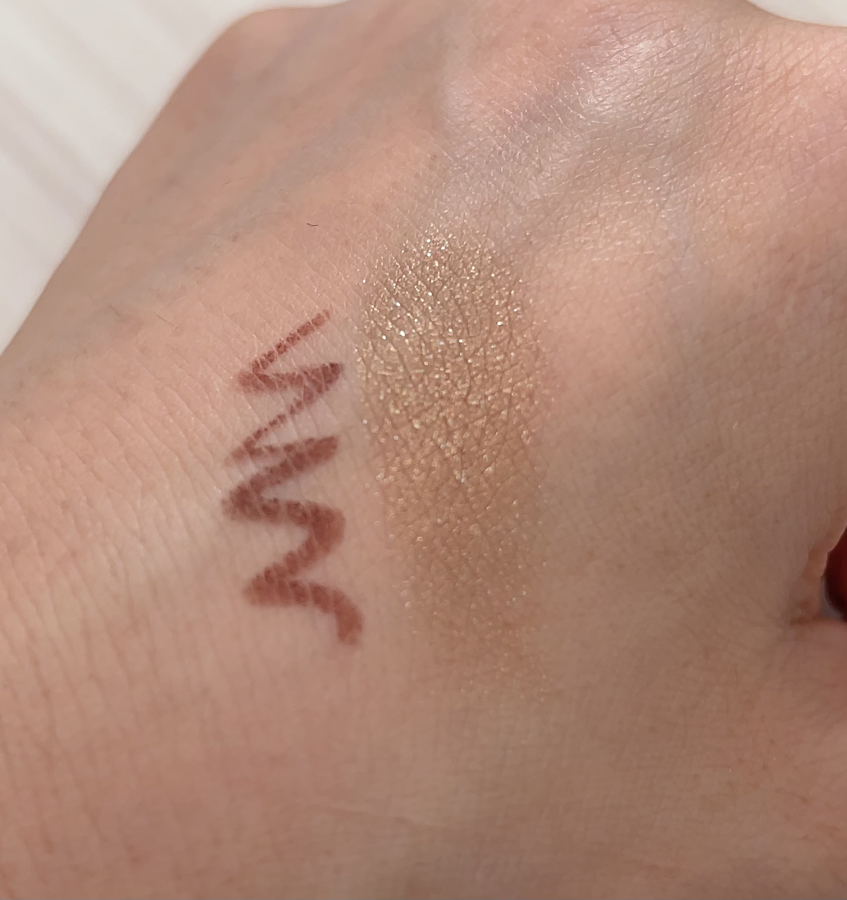 シャドーカスタマイズ/MAJOLICA MAJORCA/単色アイシャドウを使ったクチコミ（3枚目）