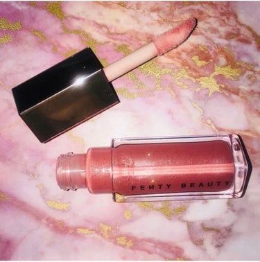 GLOSS BOMB Universal Lip Luminizer/FENTY BEAUTY BY RIHANNA/リップグロスを使ったクチコミ（1枚目）