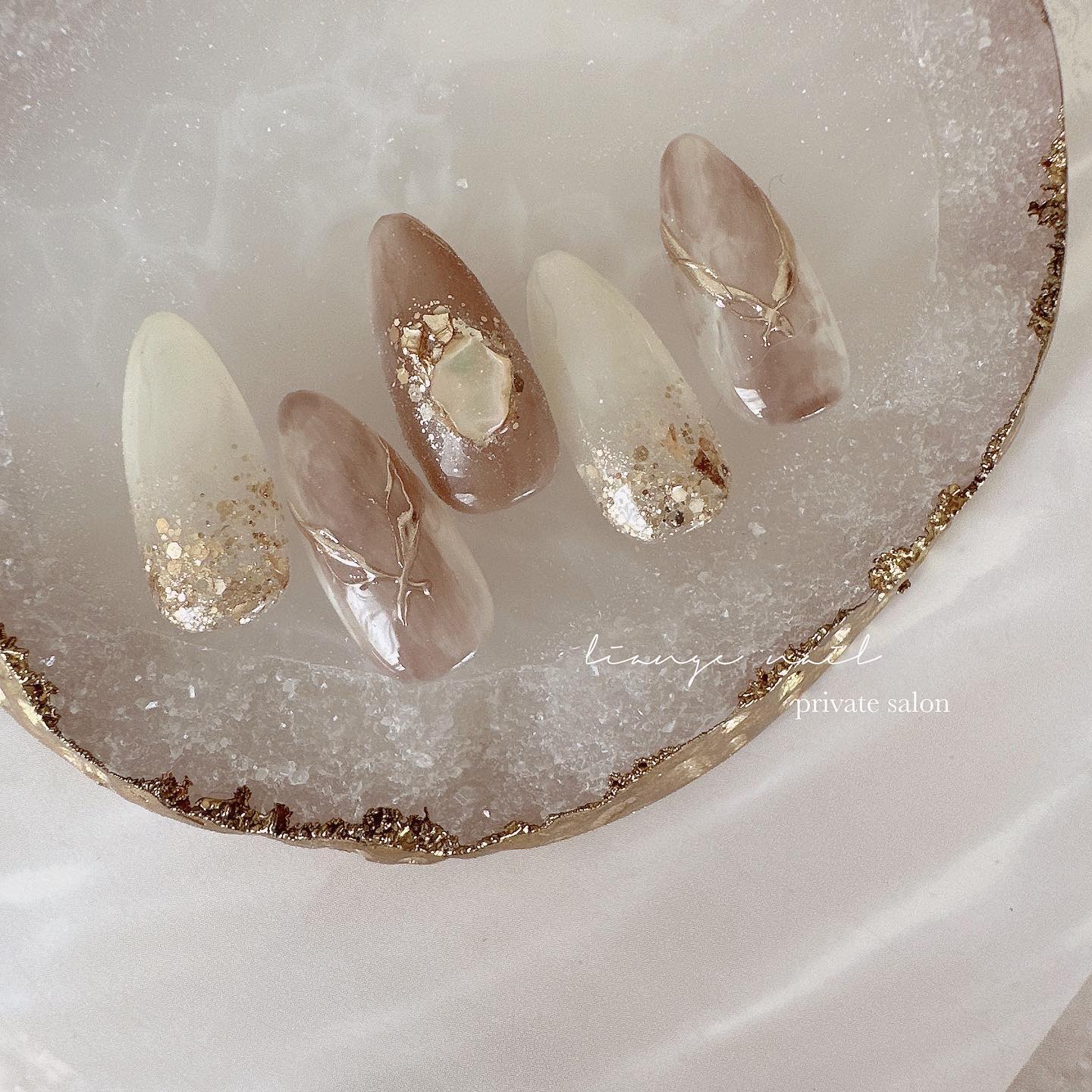 #ネイル,#大人ニュアンスネイル,#ニュアンスネイル,#ジェルネイル,#シェルネイル,#グレージュネイル,#秋ネイルのネイルデザイン