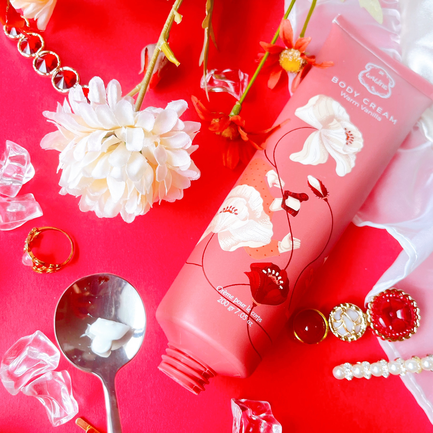 Laline ウォームバニラ ボディクリームのクチコミ「見た目も可愛く香りも豊かなボディクリーム✨

今回はLalineの限定コレクション
″ウォーム.....」（2枚目）