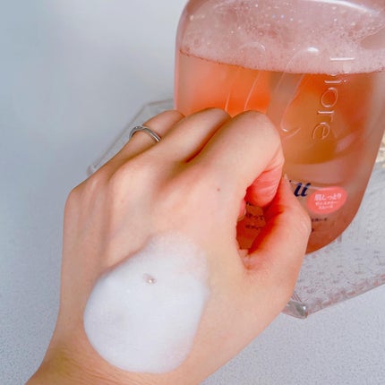 ビオレu ザ ボディ 泡タイプ モイスチャースムース/ビオレu/ボディソープを使ったクチコミ(5枚目)