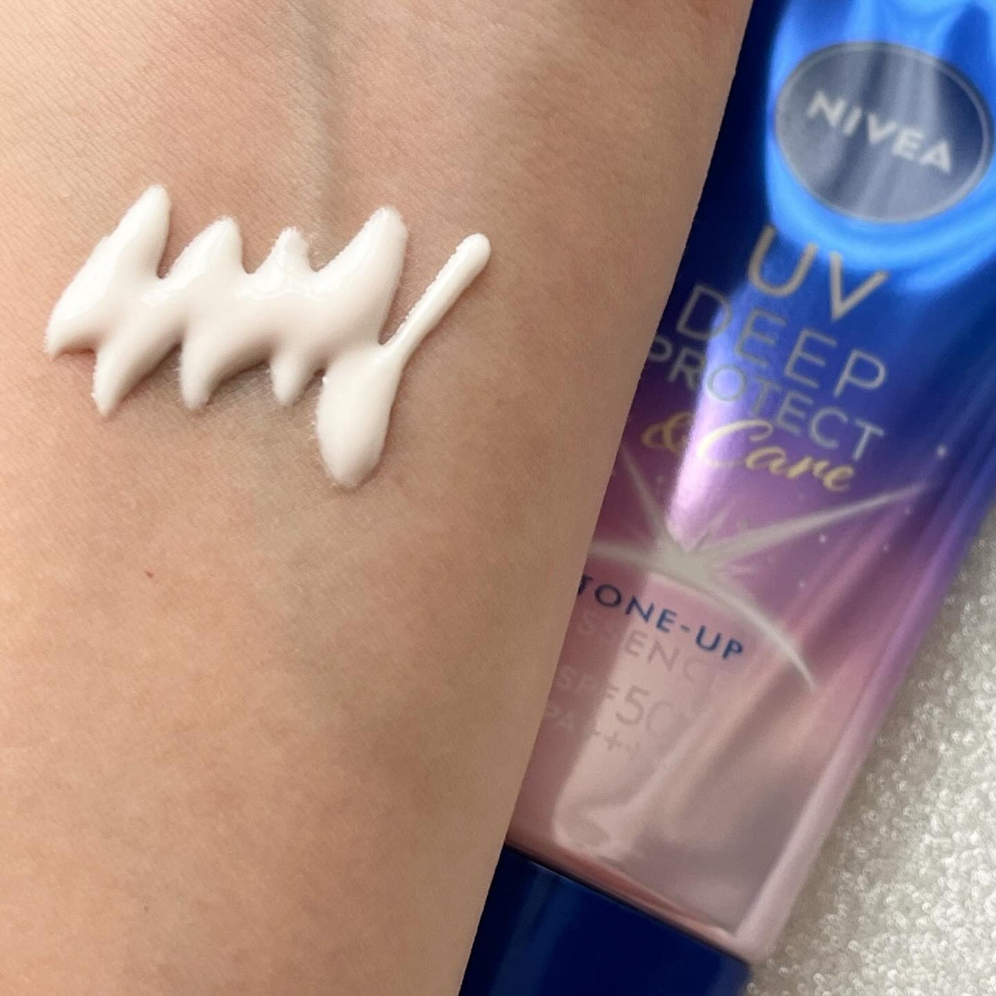 ニベアUV ディープ プロテクト&ケア トーンアップ エッセンス/ニベア/日焼け止めローションを使ったクチコミ(3枚目)