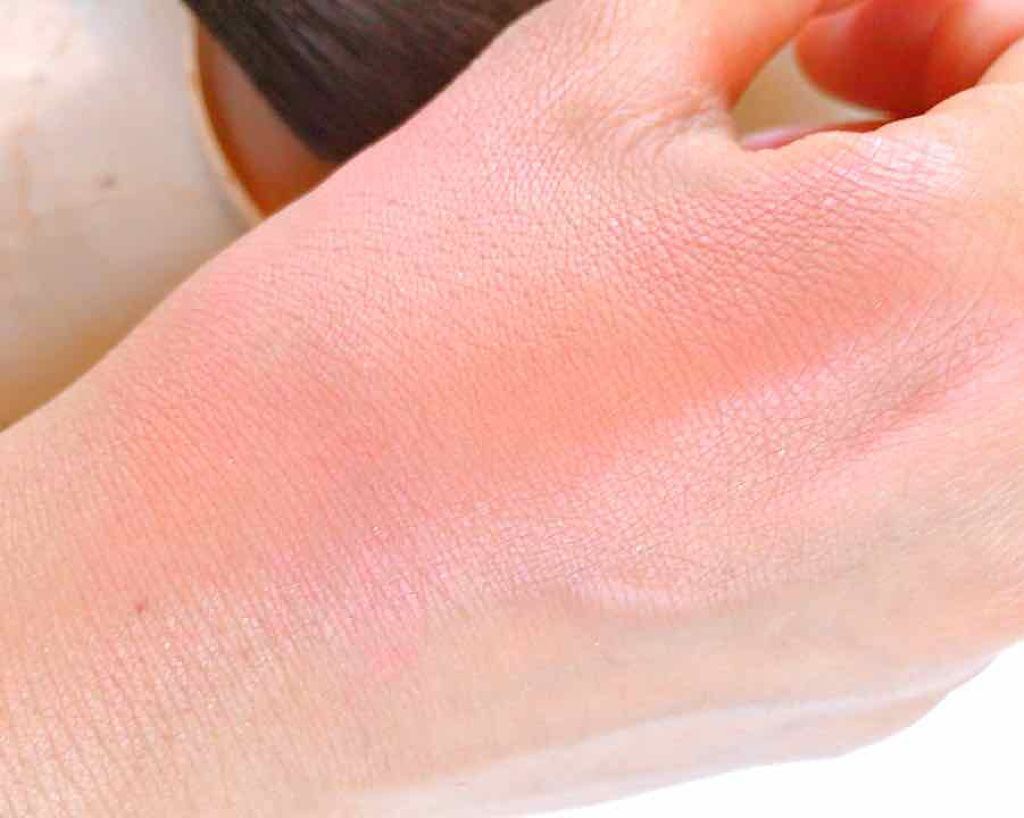 ポンポンミネラルチーク/エトヴォス/パウダーチークを使ったクチコミ(3枚目)