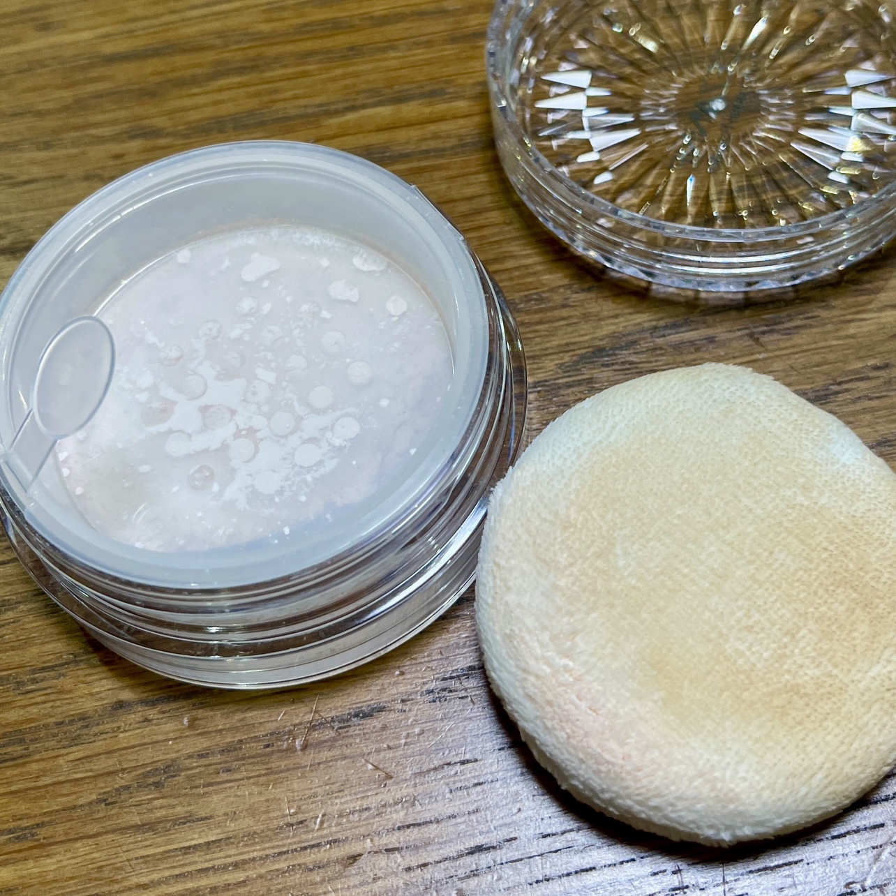 うるふわ仕上げパウダー 01 ルーセントベージュ/CEZANNE/ルースパウダーを使ったクチコミ（3枚目）