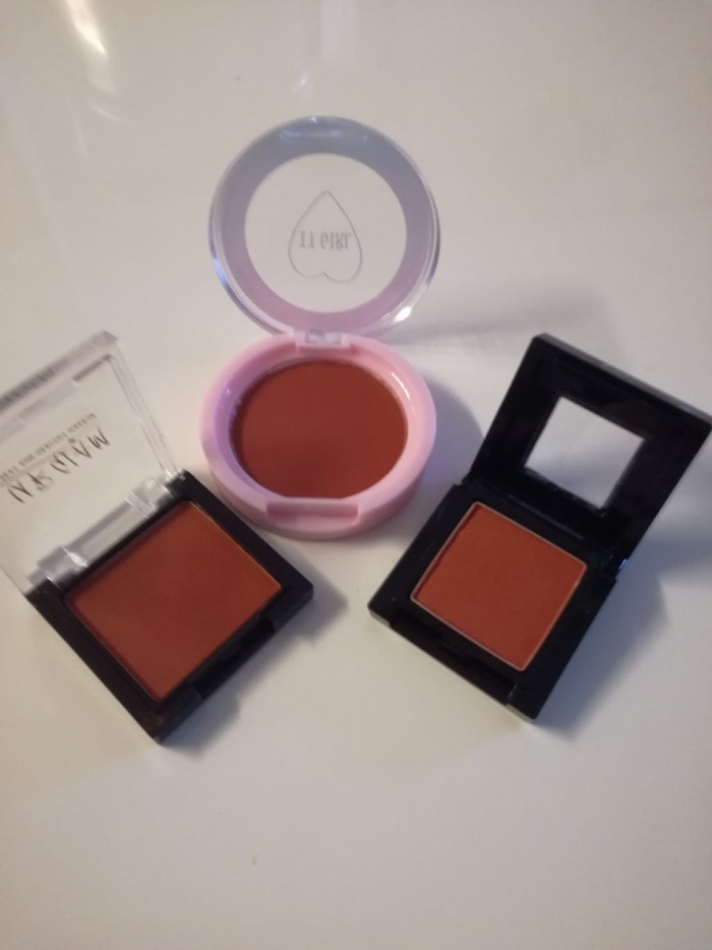 ダイソー×IT GIRL アイシャドウ/DAISO/単色アイシャドウを使ったクチコミ（2枚目）