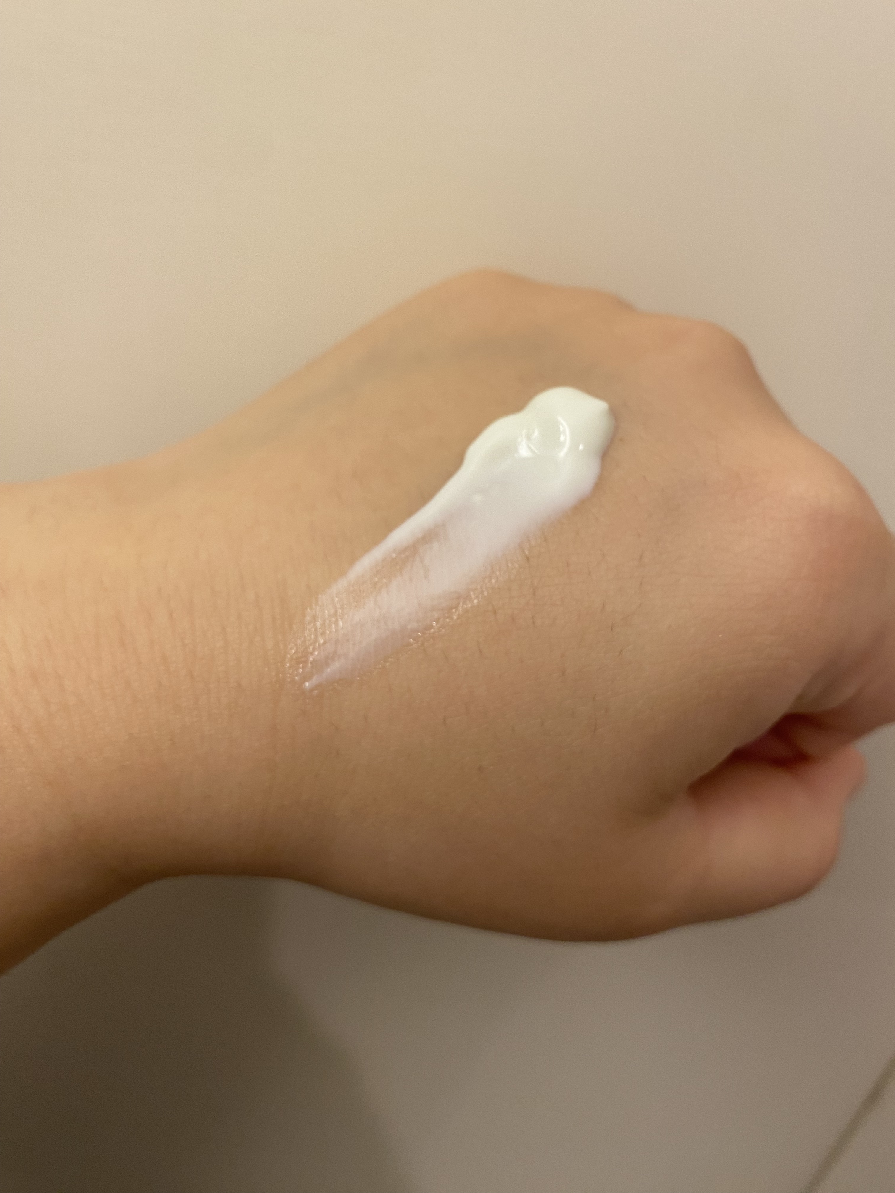 ヒアルーシカ ウォーターフィット サンセラム/SKIN1004/日焼け止めローションを使ったクチコミ（2枚目）