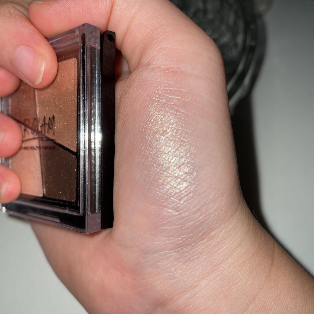 UR GLAM VELVET EYE COLOR PALETTE/U R GLAM/アイシャドウパレットを使ったクチコミ(2枚目)