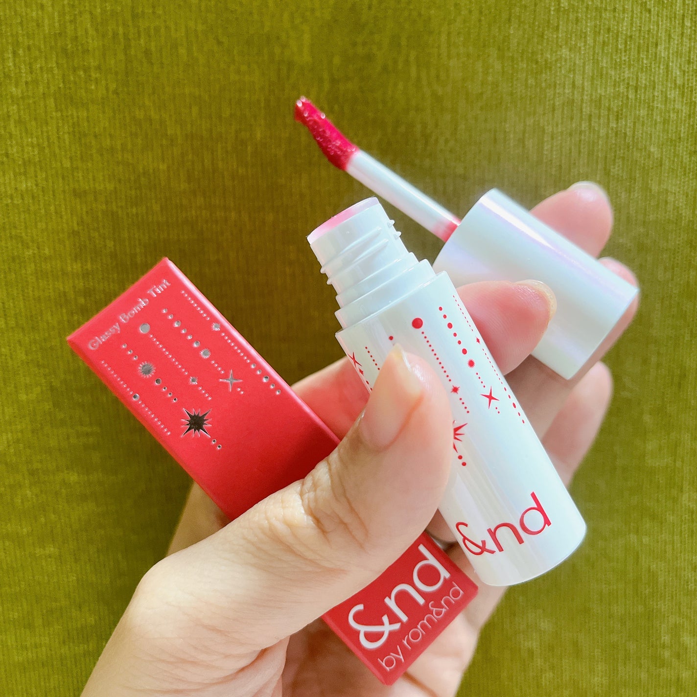 アンドバイロムアンド グラッシーボムティント/&nd by rom&nd/リップティントを使ったクチコミ(3枚目)