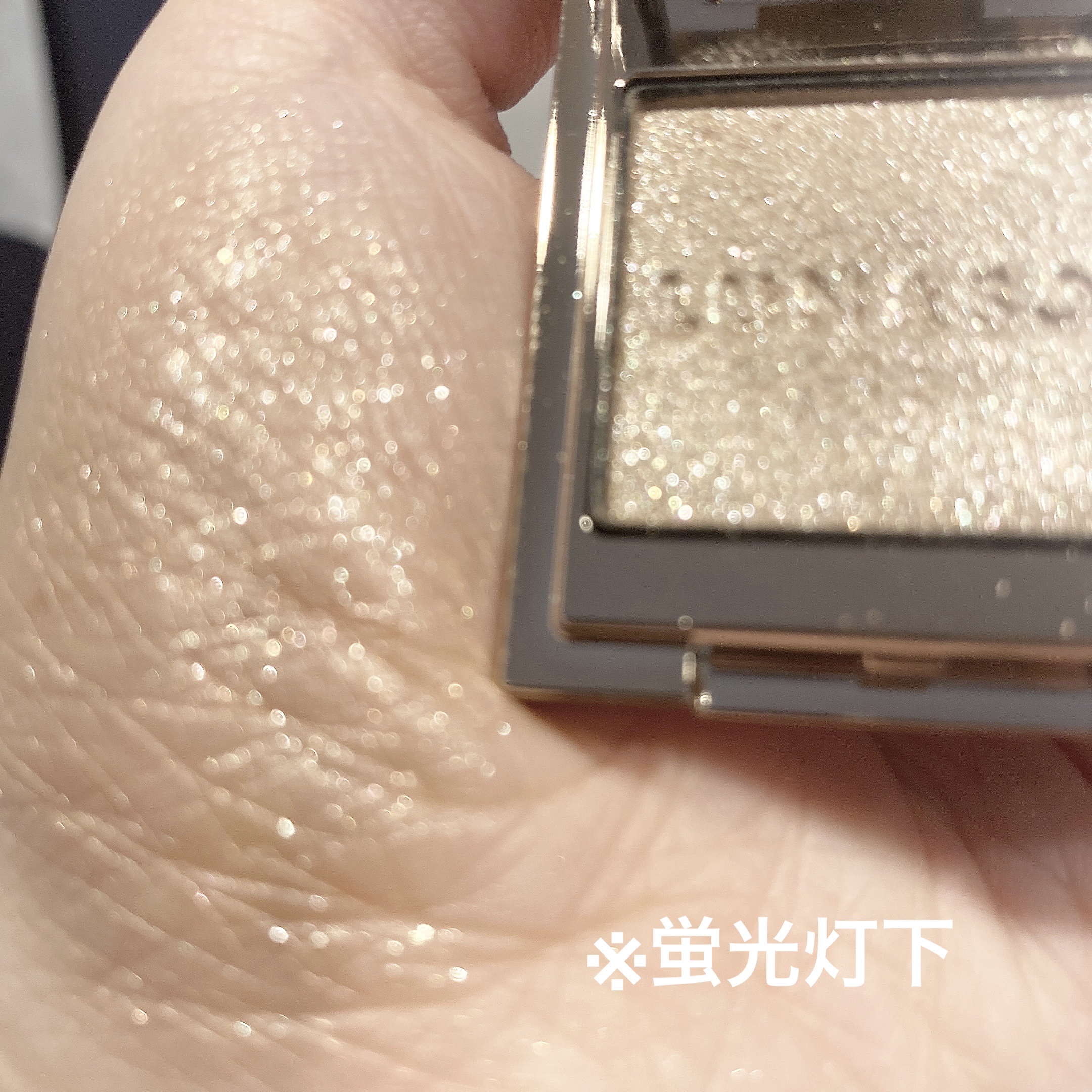 ルナソル モノアイカラーレーション 03 Mirror Ash/LUNASOL/単色アイシャドウを使ったクチコミ（3枚目）