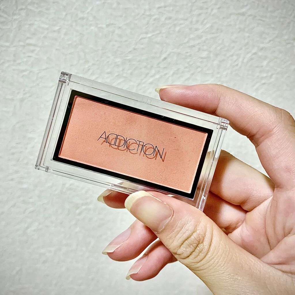 実は私が持ってるデパコスはほとんど友達からの誕生日プレゼントなんです、、、。



ってことで今回もお友達からプレゼントでもらいました笑こちらADDICTIONのチークです！！




友達の誕生日にデパコスプレゼントしようと思って、お金使