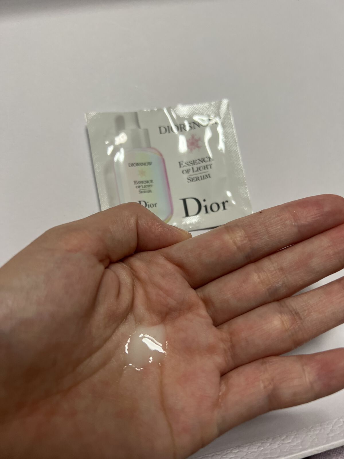 【旧】スノー アルティメット エッセンス オブ ライト/Dior/美容液を使ったクチコミ（2枚目）