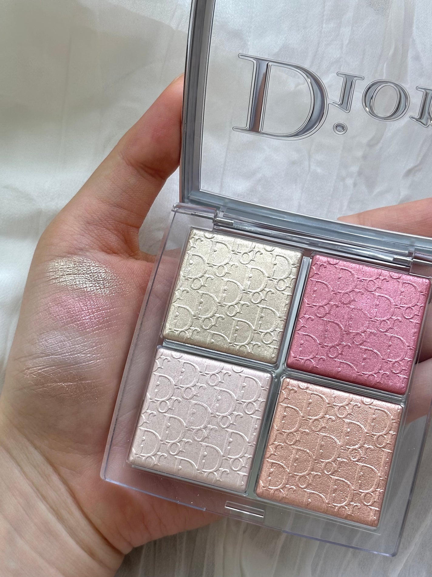 ディオール バックステージ フェイス グロウ パレット/Dior/ハイライトを使ったクチコミ(3枚目)