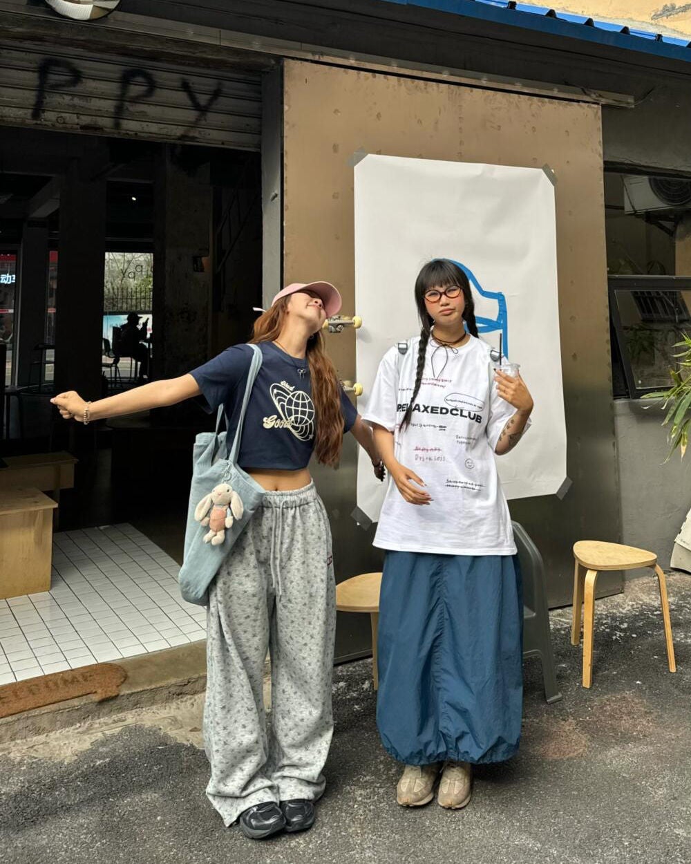 ひとみ on LIPS 「友達と再び会う予定です。#コーデ#韓国ファッション#韓国コーデ..」(2枚目)