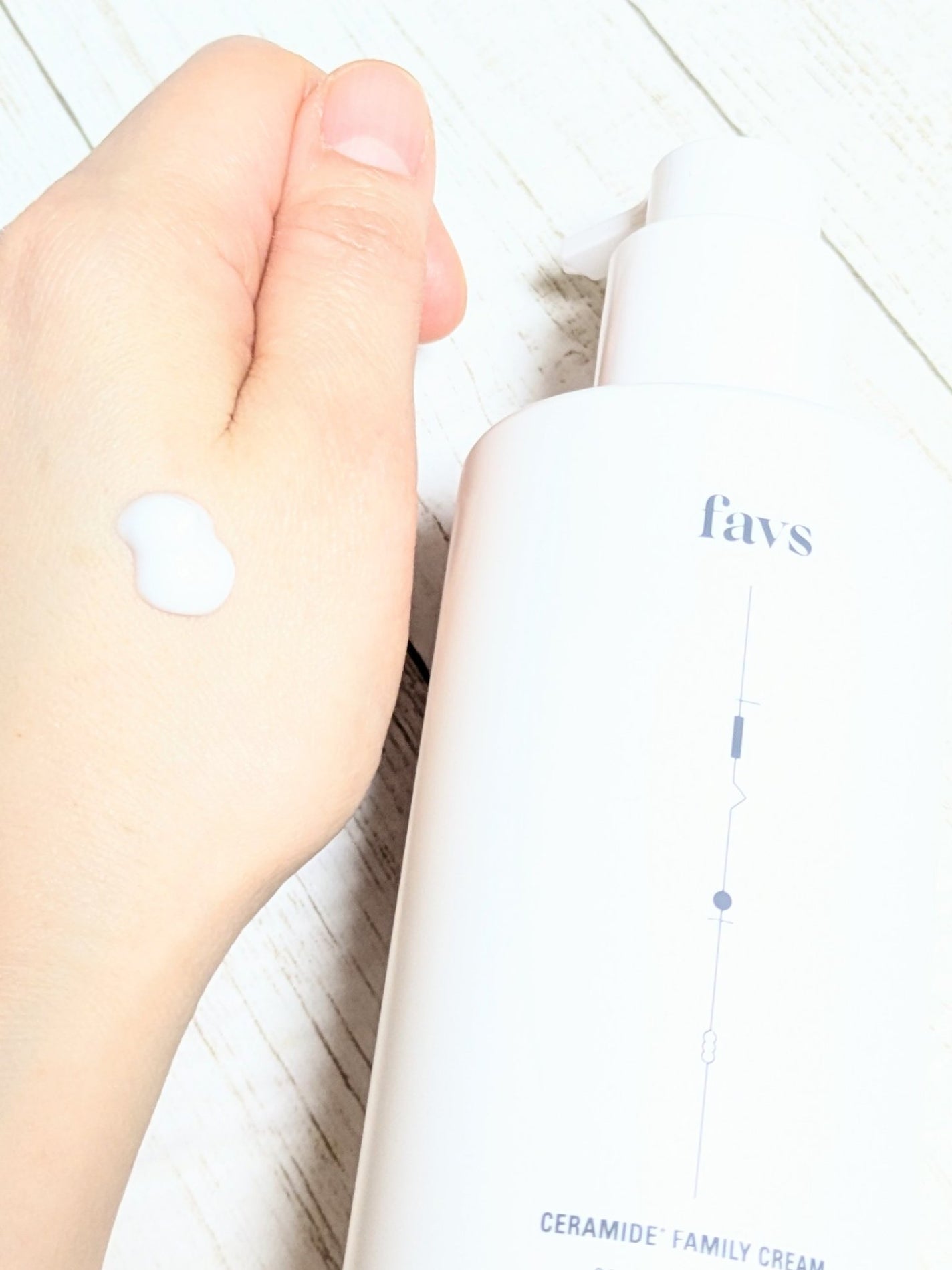セラミドファミリークリーム/favs/ボディクリームを使ったクチコミ(3枚目)