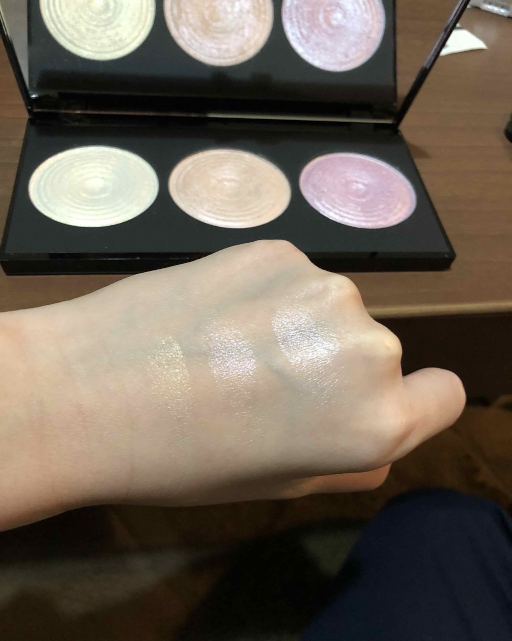 ハイライター パレット/MAKEUP REVOLUTION/パウダーハイライトを使ったクチコミ（2枚目）