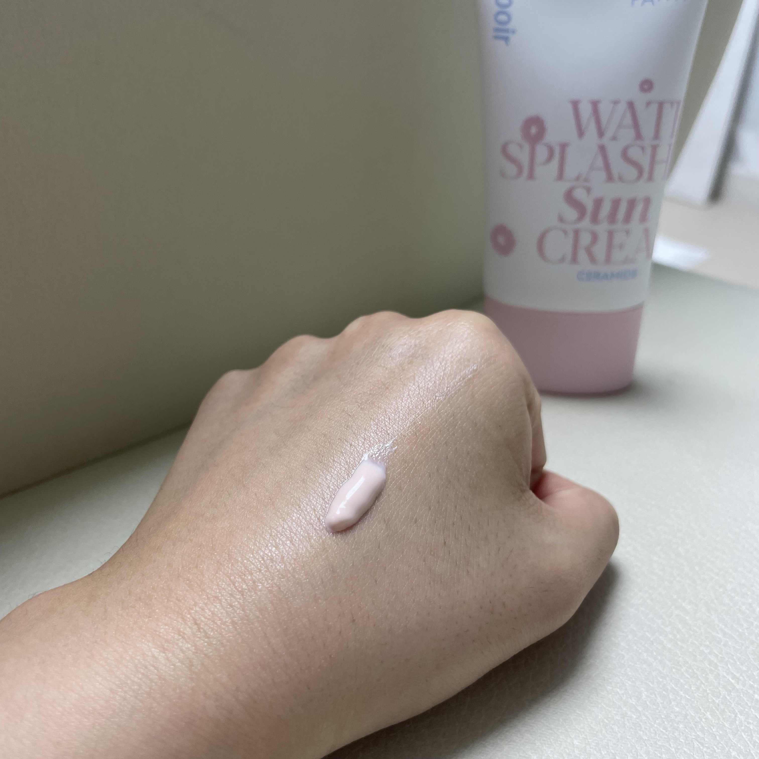 ウォータースプラッシュサンクリーム セラミド 桜エディション（60ml）/espoir/日焼け止めクリームを使ったクチコミ（2枚目）