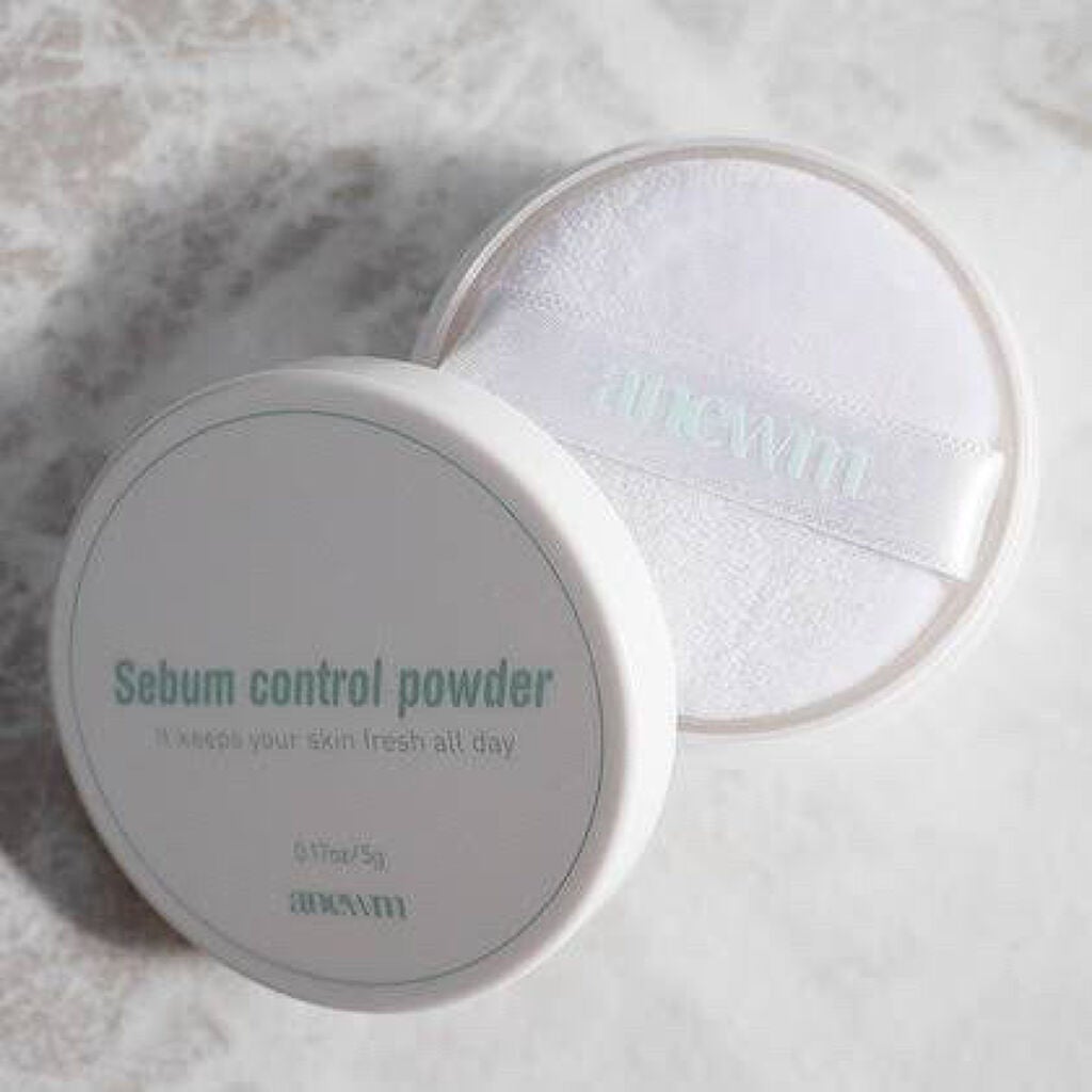 アニューム セバム コントロール パウダー/saat insight/ルースパウダーを使ったクチコミ(1枚目)