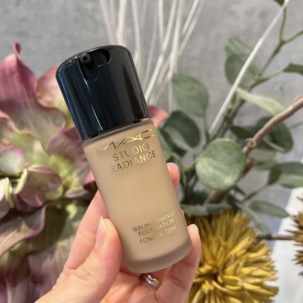 スタジオ ラディアンス セラム ファンデーション/M・A・C/リキッドファンデーションを使ったクチコミ(2枚目)