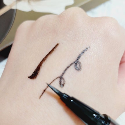 スキルレスライナー/LUMIURGLAS/リキッドアイライナーを使ったクチコミ(5枚目)