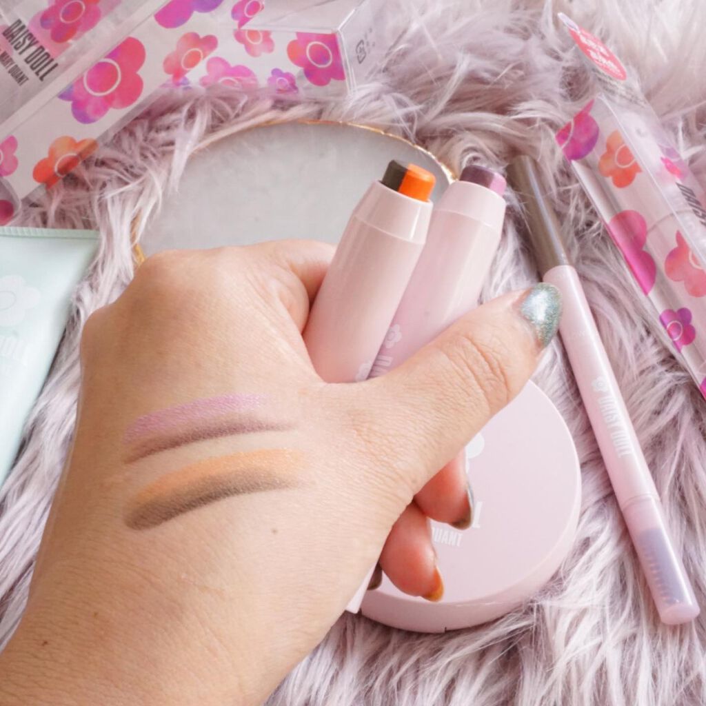 デュアル カラー スティック/DAISY DOLL by MARY QUANT/スティックアイシャドウを使ったクチコミ(2枚目)