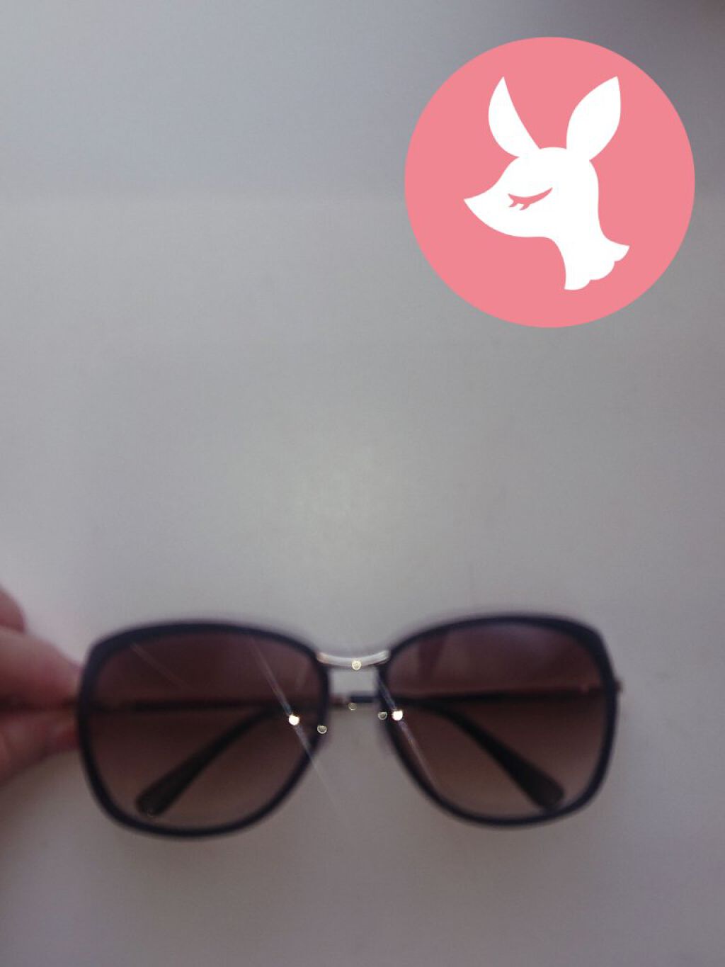 love ねこ on LIPS 「夏の紫外線対策目からも紫外線を浴びるという事で、某ブランドの青..」(2枚目)