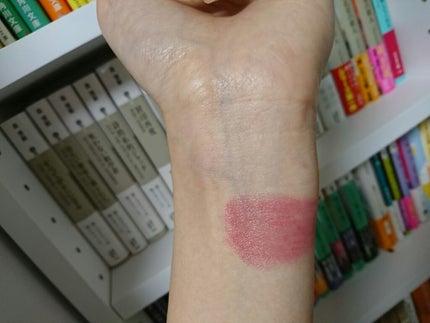 ピュア カラー クリスタル シアー リップスティック 29 デミュア ローズ シマー/ESTEE LAUDER/口紅を使ったクチコミ(3枚目)