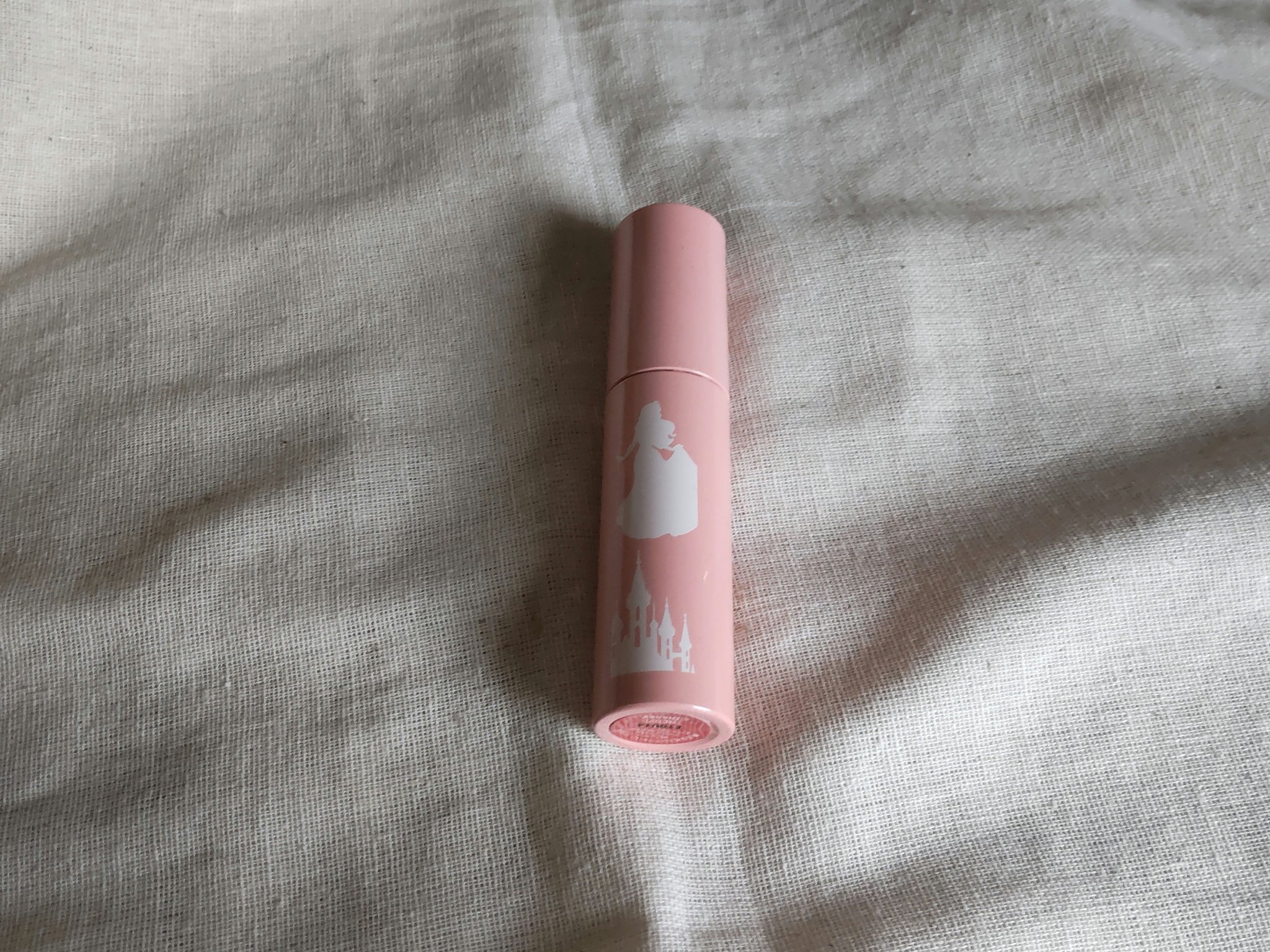 🩷A’pieu　ジューシーパン スパークリングティント🩷

妹からのおさがりです😹
私が買ったやつ！！！笑

私も妹もイエベ秋なので、
普段あまりコーラルピンク系は使わないのですが
他のリップと重ねたらかわいくなりそう🫡




#