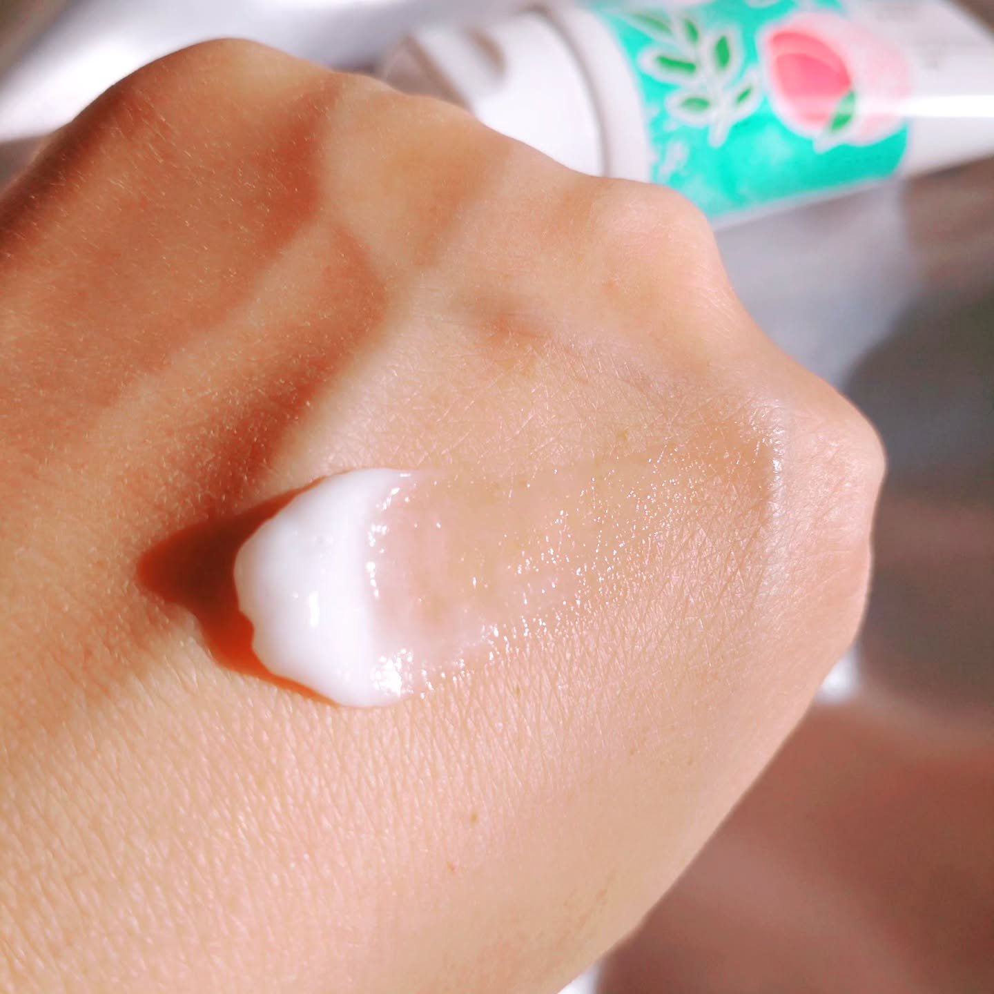 ももの花 モイストハンドクリーム すっきりピーチの香り/オリヂナル/ハンドクリームを使ったクチコミ（3枚目）