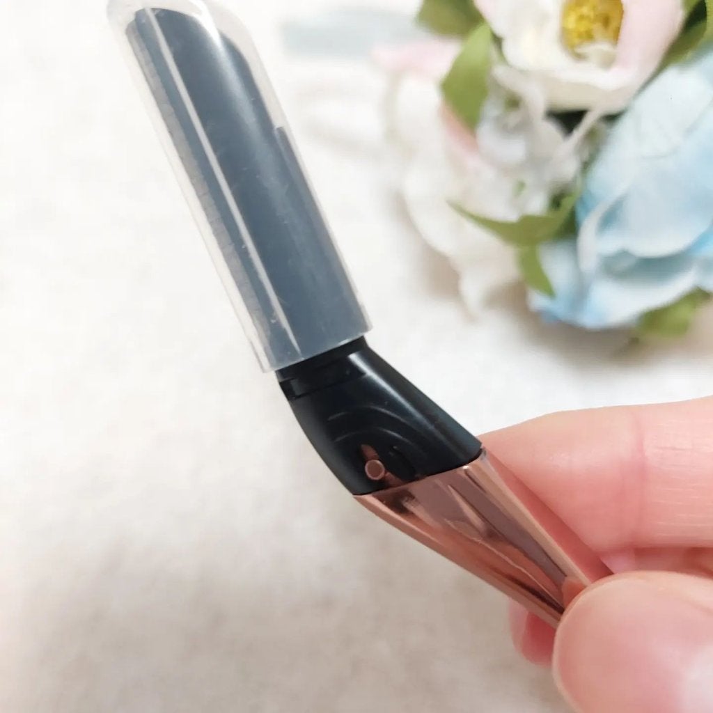 siki on LIPS 「【 トーンアップフェイススムーサー 】シックの高級剃刀!お顔の..」(1枚目)