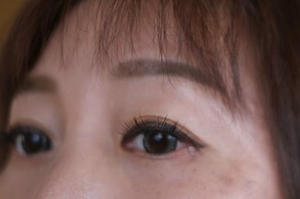 はち on LIPS 「1本2役!目もと周りの乾燥や小じわやくすみもまるっとケアできち..」(4枚目)