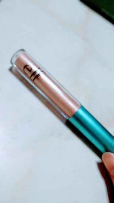 e.l.f. Cosmetics モルトゥンリキッドアイシャドウのクチコミ「色→copper

アイベースと涙袋用に購入！
しかし何故か瞼に乗せるとヒリヒリしてちょっと痛.....」（1枚目）