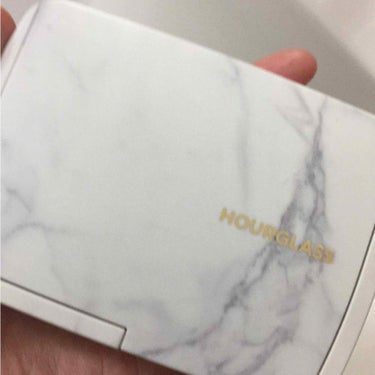 Hourglass Ambient Lighting Powder/HOURGLASS/プレストパウダーを使ったクチコミ（2枚目）