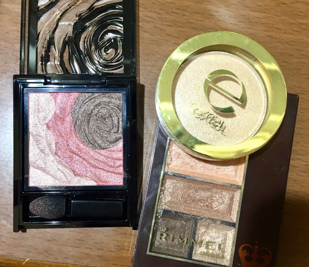 シャイニーシャドウ N/excel/単色アイシャドウを使ったクチコミ（1枚目）