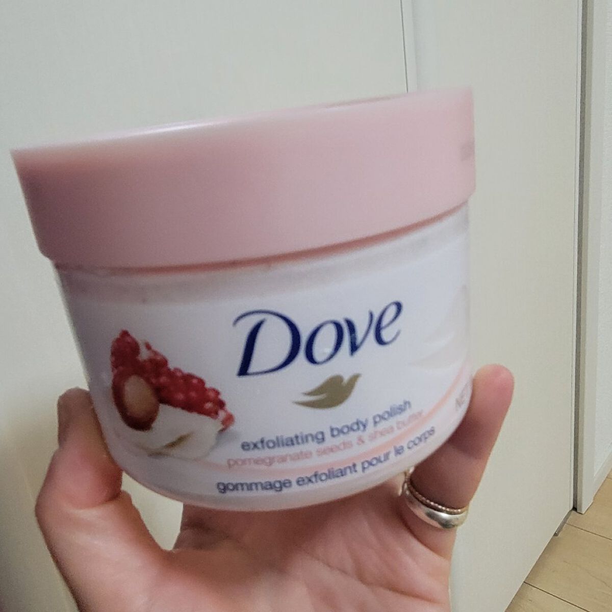 ダヴ ふわとろクリーミースクラブ ザクロ＆シアバター/ダヴ/ボディスクラブを使ったクチコミ（2枚目）