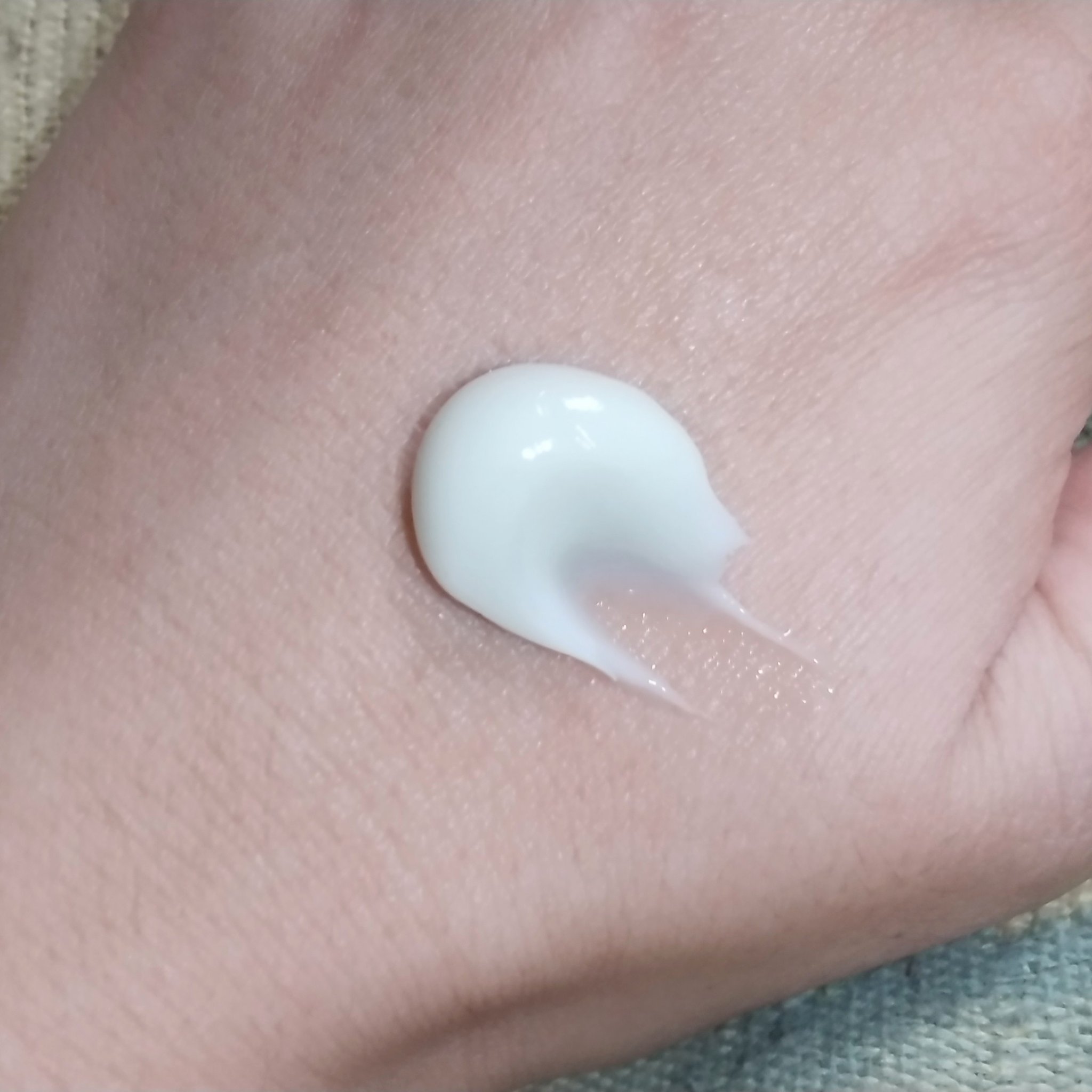 アムリクシアハンドクリーム/Amrlixir/ハンドクリームを使ったクチコミ（3枚目）