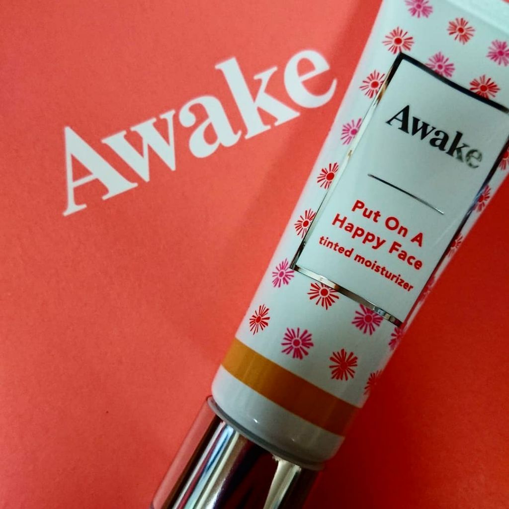 プットオンアハッピーフェイス ティンティド モイスチュアライザー/Awake/CCクリームを使ったクチコミ（1枚目）