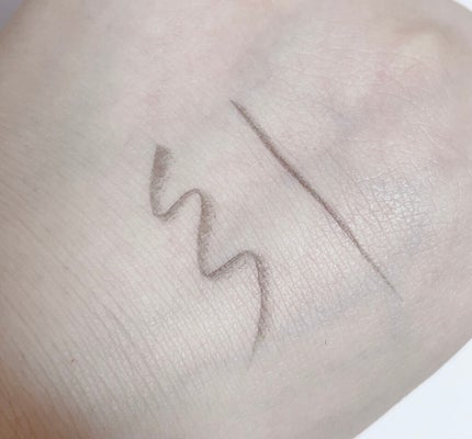 スキルレスライナー/LUMIURGLAS/リキッドアイライナーを使ったクチコミ(4枚目)